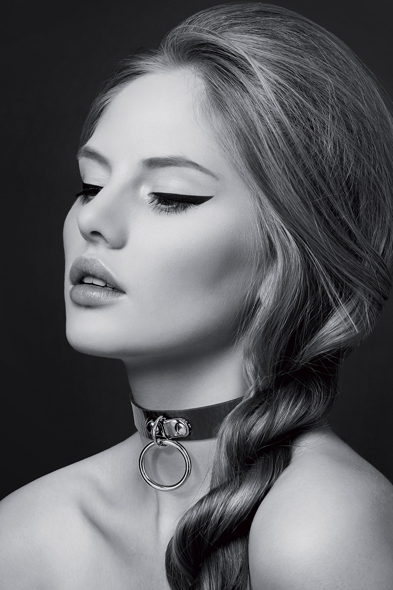 Collier ras-de-cou anneau métallique - Simili cuir noir